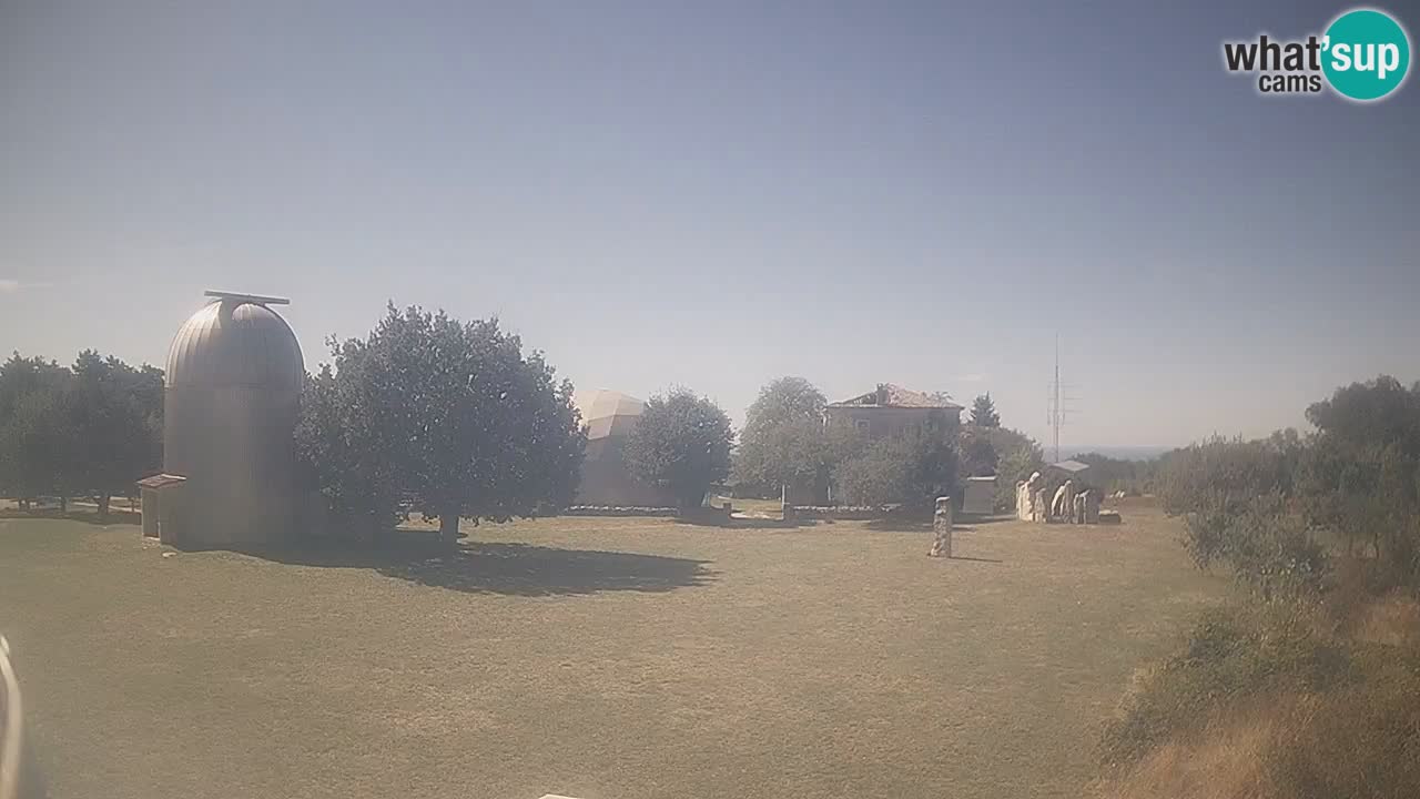 Webcam en direct de l’Observatoire de Višnjan – Explorez le ciel, les astéroïdes, les comètes et les météoroïdes