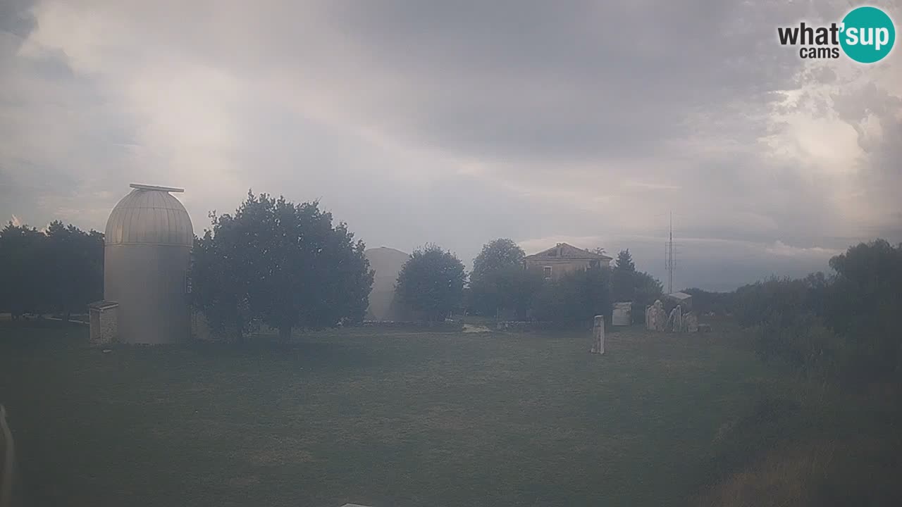 Webcam live dell’Osservatorio di – Esplora il cielo, gli asteroidi, i comete e i meteoroidi.