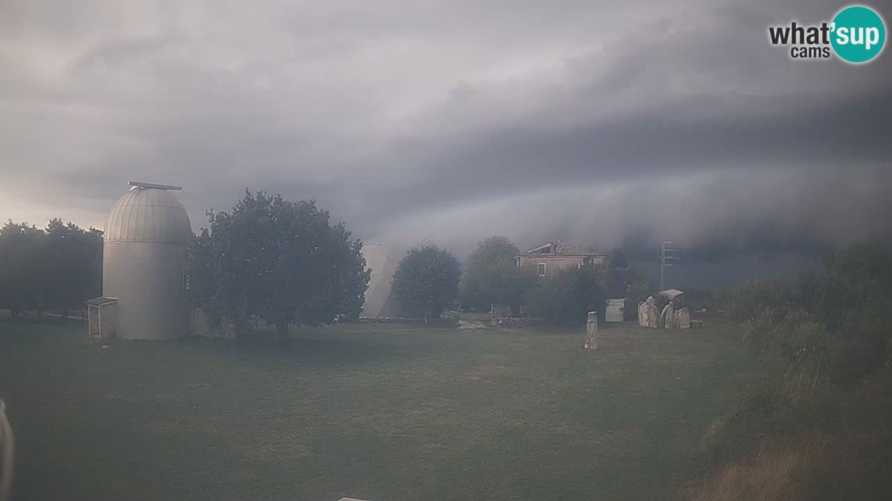 Webcam en direct de l’Observatoire de Višnjan – Explorez le ciel, les astéroïdes, les comètes et les météoroïdes