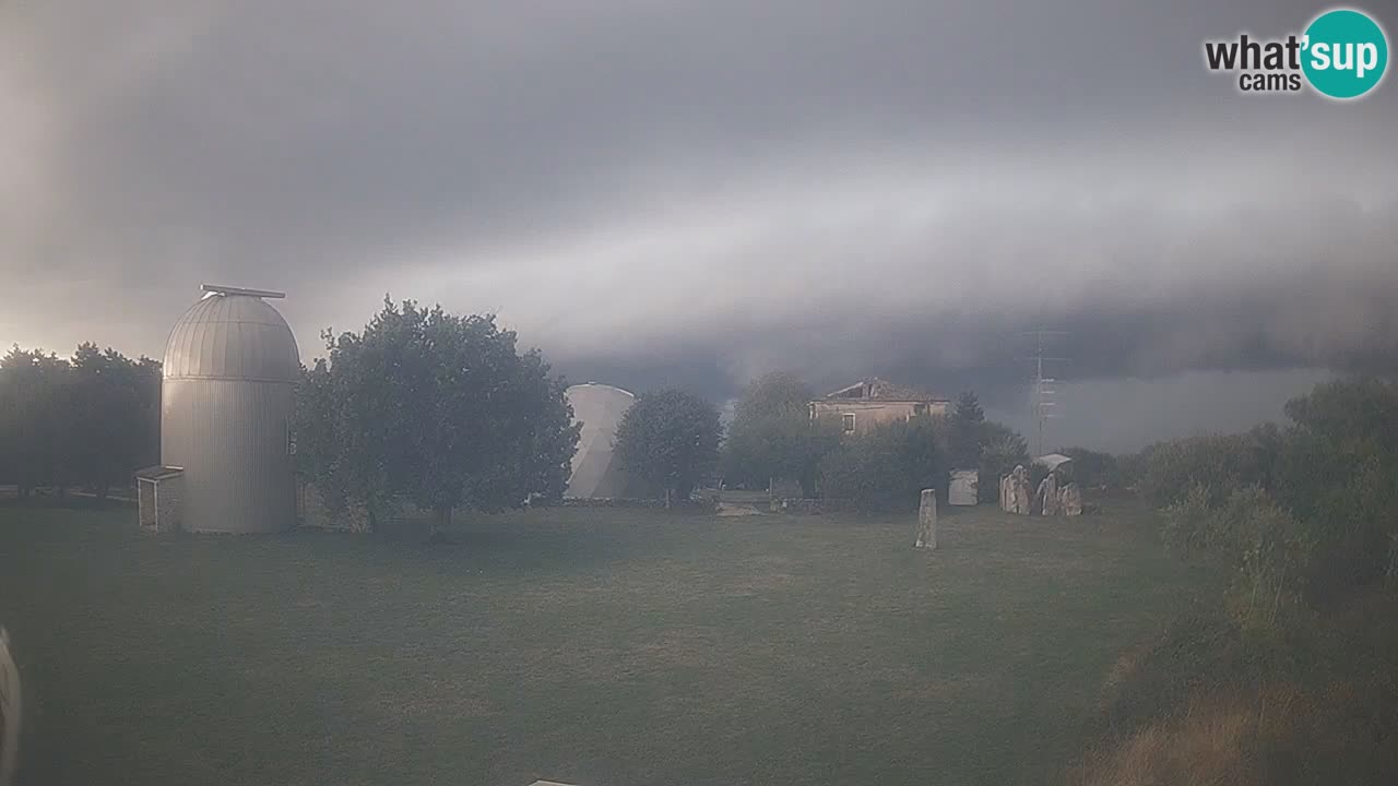 Webcam en direct de l’Observatoire de Višnjan – Explorez le ciel, les astéroïdes, les comètes et les météoroïdes