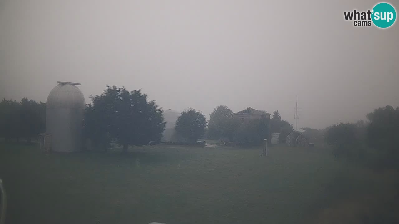 Webcam en direct de l’Observatoire de Višnjan – Explorez le ciel, les astéroïdes, les comètes et les météoroïdes