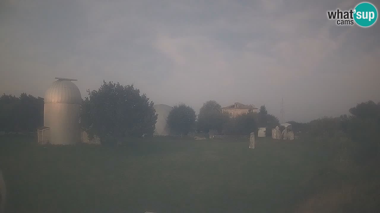 Webcam en direct de l’Observatoire de Višnjan – Explorez le ciel, les astéroïdes, les comètes et les météoroïdes