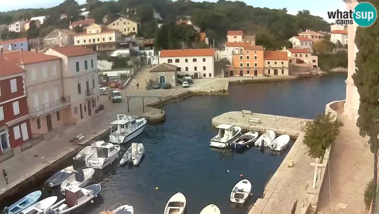 Webcam dal vivo – Il porticciolo e la baia di Lussingrande