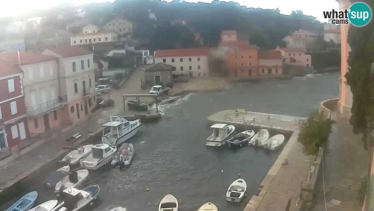 Webcam dal vivo – Il porticciolo e la baia di Lussingrande