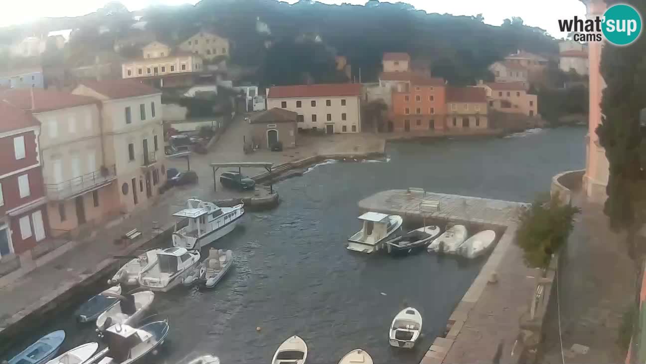 Webcam dal vivo – Il porticciolo e la baia di Lussingrande