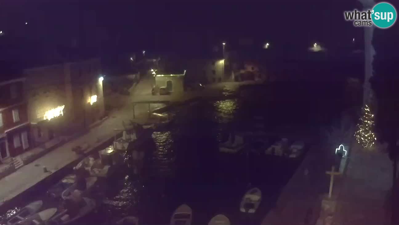 Webcam dal vivo – Il porticciolo e la baia di Lussingrande