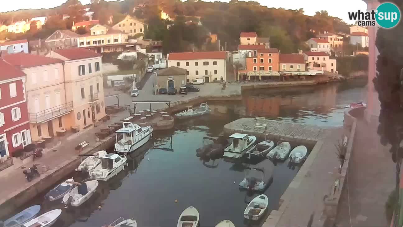 Spletna kamera – Pristanišče in zaliv v Velem Lošinju