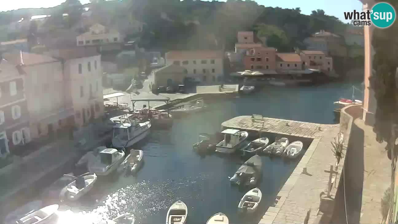 Webcam dal vivo – Il porticciolo e la baia di Lussingrande