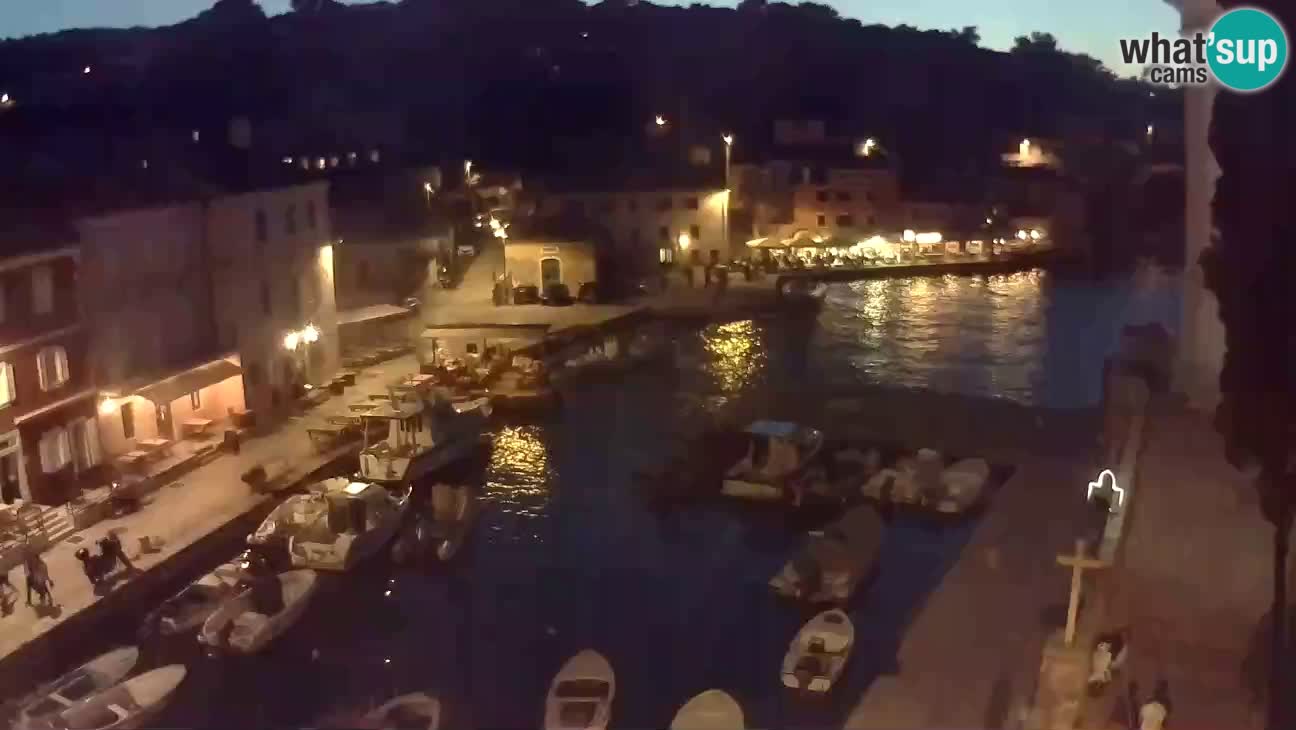 Webcam dal vivo – Il porticciolo e la baia di Lussingrande
