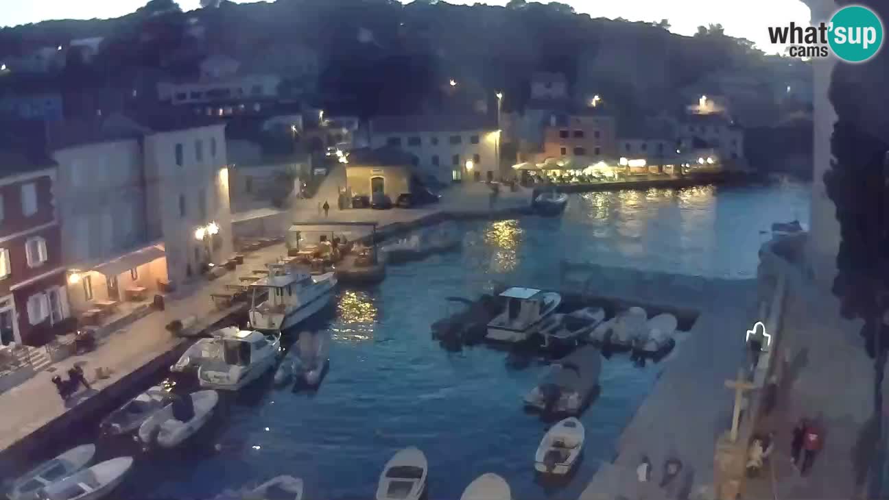 Webcam dal vivo – Il porticciolo e la baia di Lussingrande