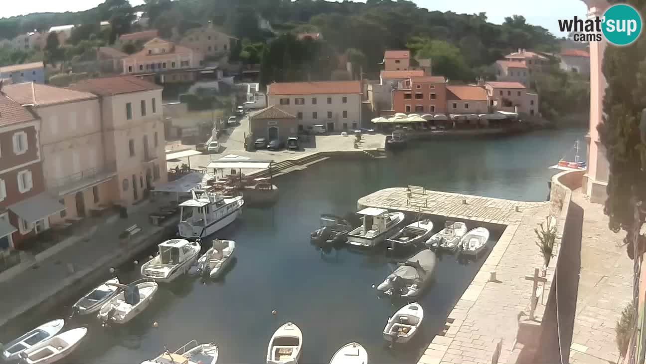 Webcam dal vivo – Il porticciolo e la baia di Lussingrande