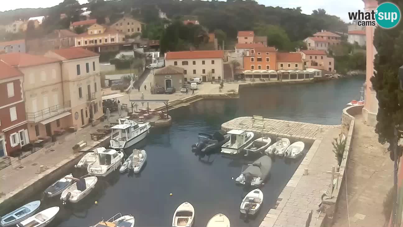 Webcam dal vivo – Il porticciolo e la baia di Lussingrande