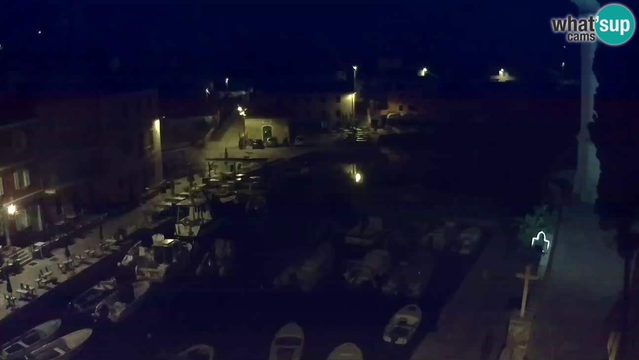 Webcam dal vivo – Il porticciolo e la baia di Lussingrande