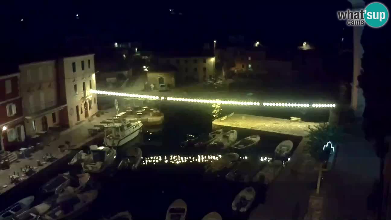 Webcam dal vivo – Il porticciolo e la baia di Lussingrande