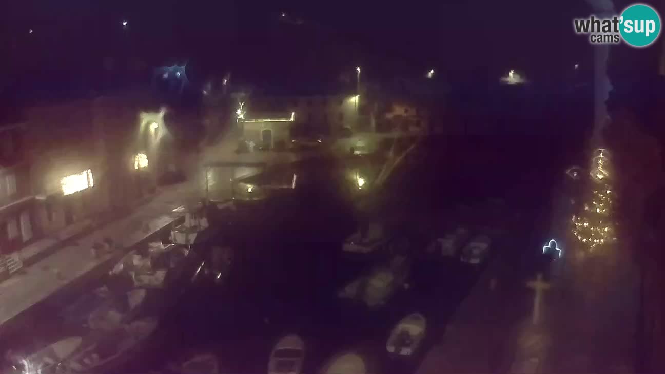 Webcam dal vivo – Il porticciolo e la baia di Lussingrande