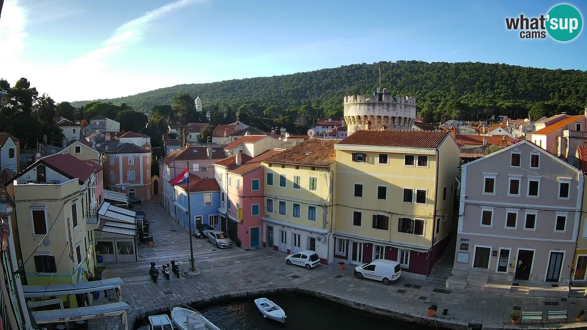 Veli Lošninj webcam – main square