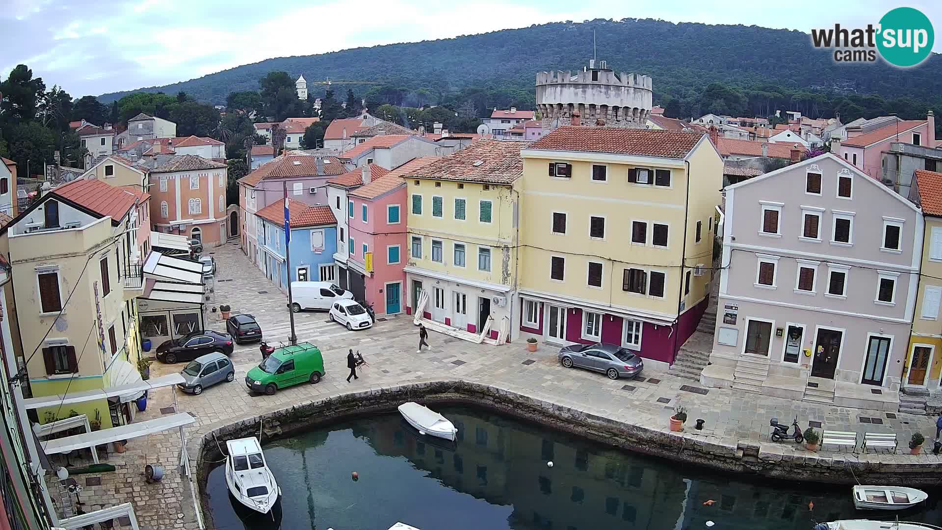 Veli Lošninj webcam – main square