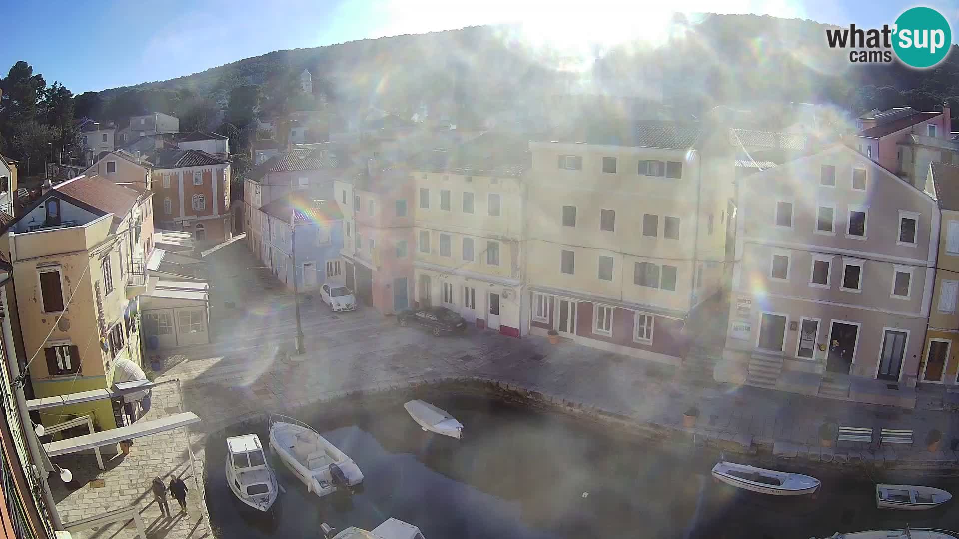 Veli Lošninj webcam – main square