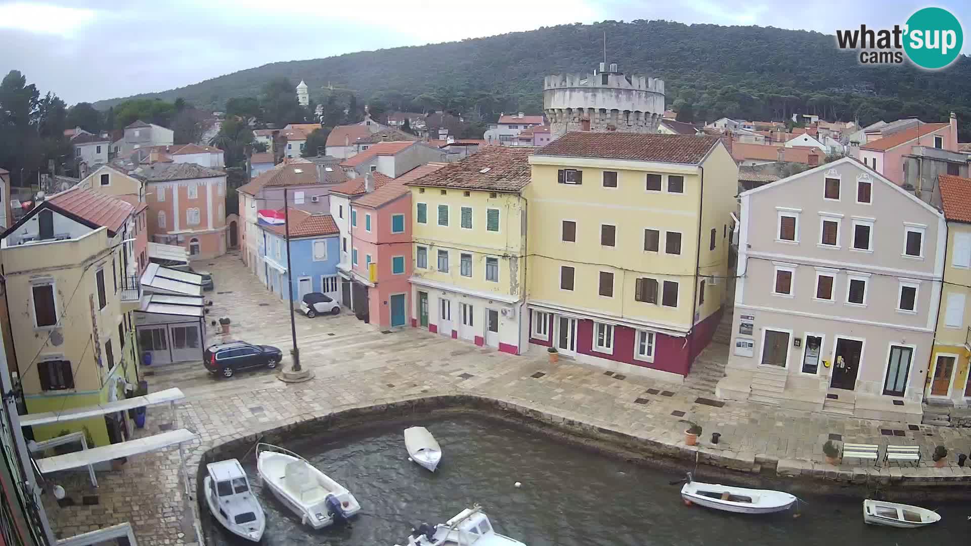 Veli Lošninj webcam – main square