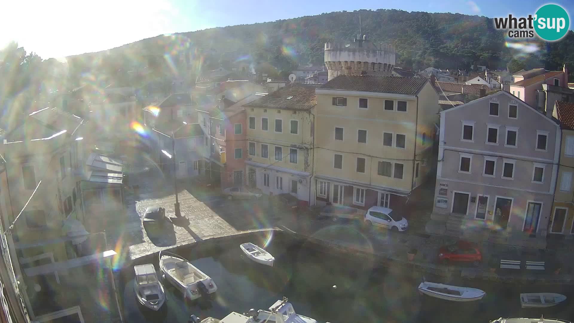 Veli Lošninj webcam – main square