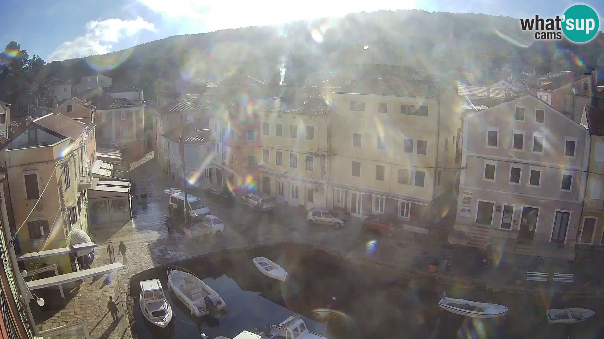 Veli Lošninj webcam – main square