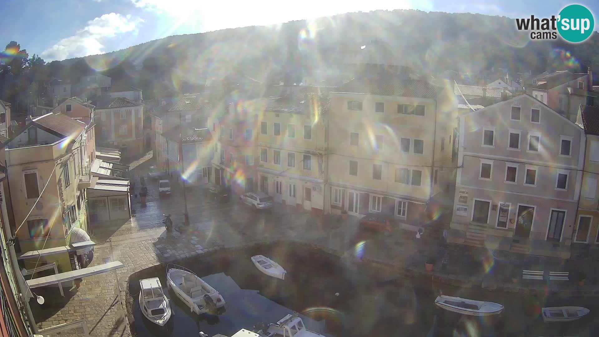 Veli Lošninj webcam – main square