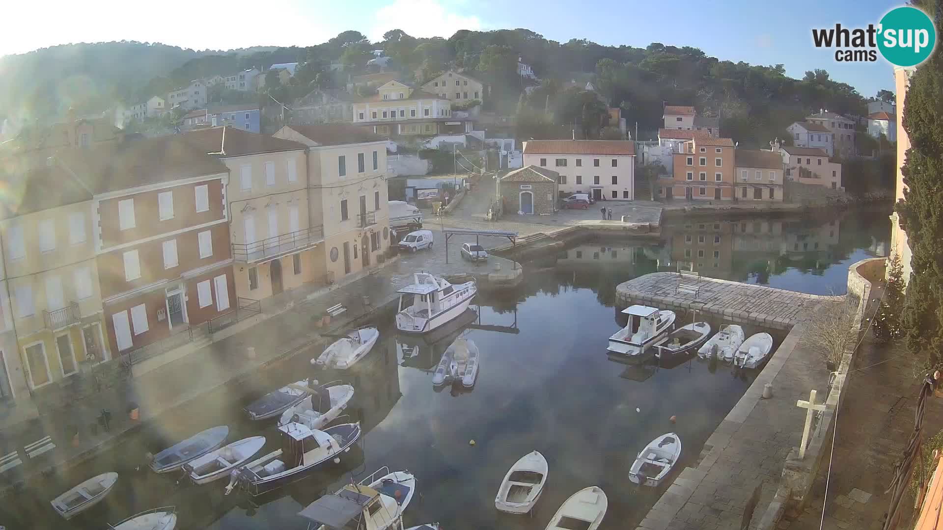 Veli Lošninj webcam – main square