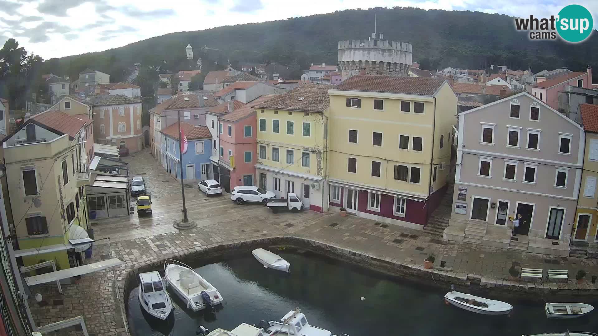 Veli Lošninj webcam – main square