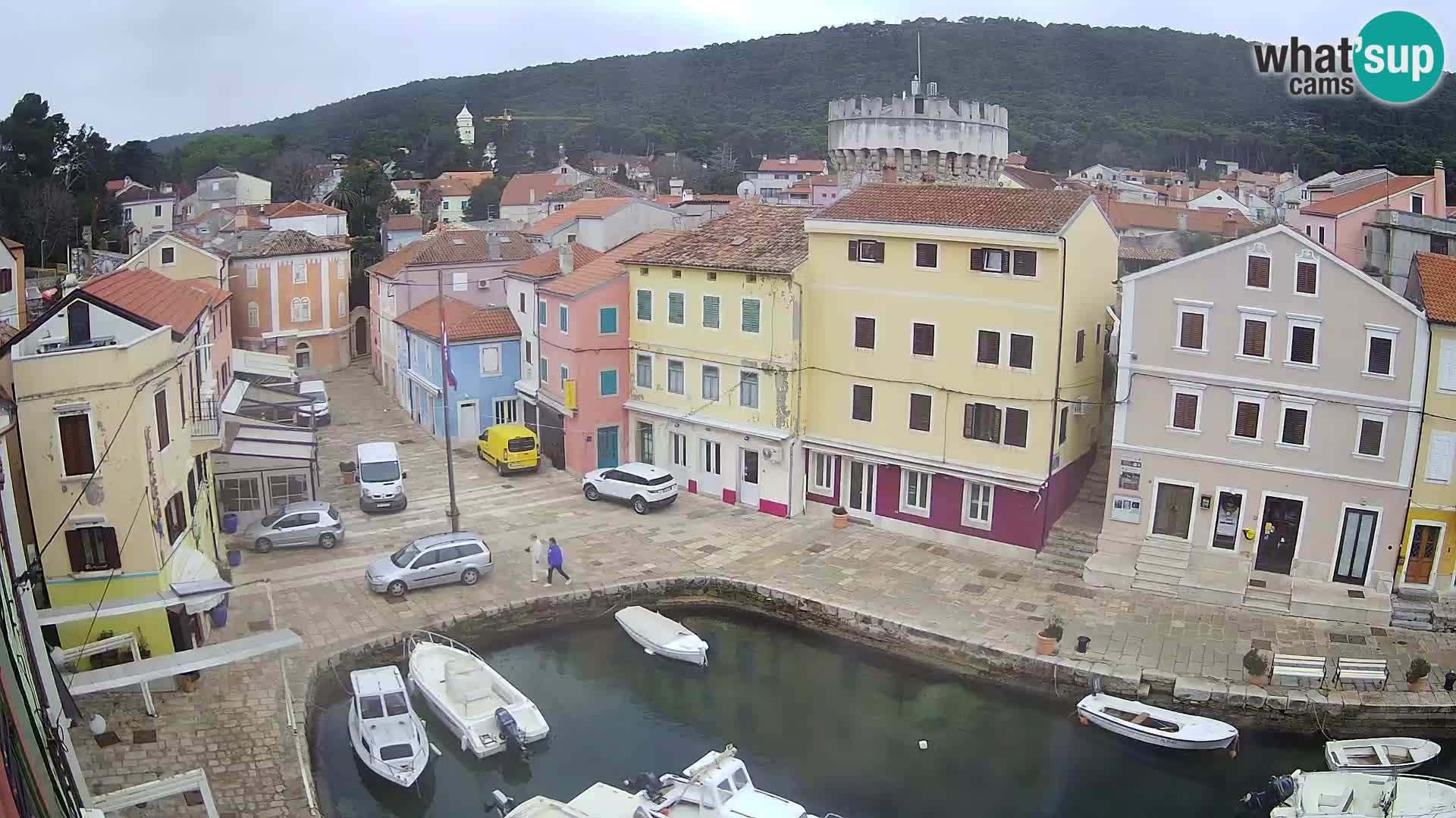 Veli Lošninj webcam – main square