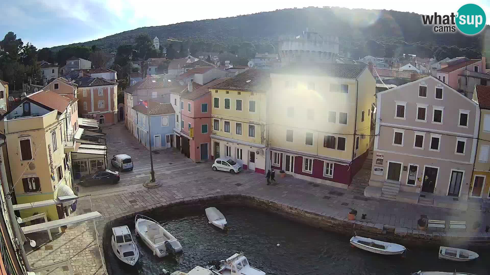 Veli Lošninj webcam – main square