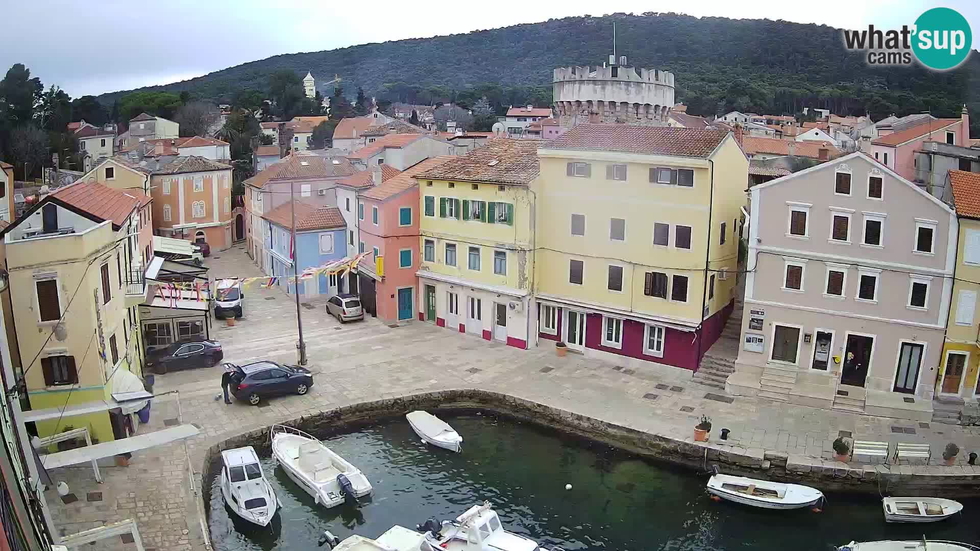 Veli Lošninj webcam – main square