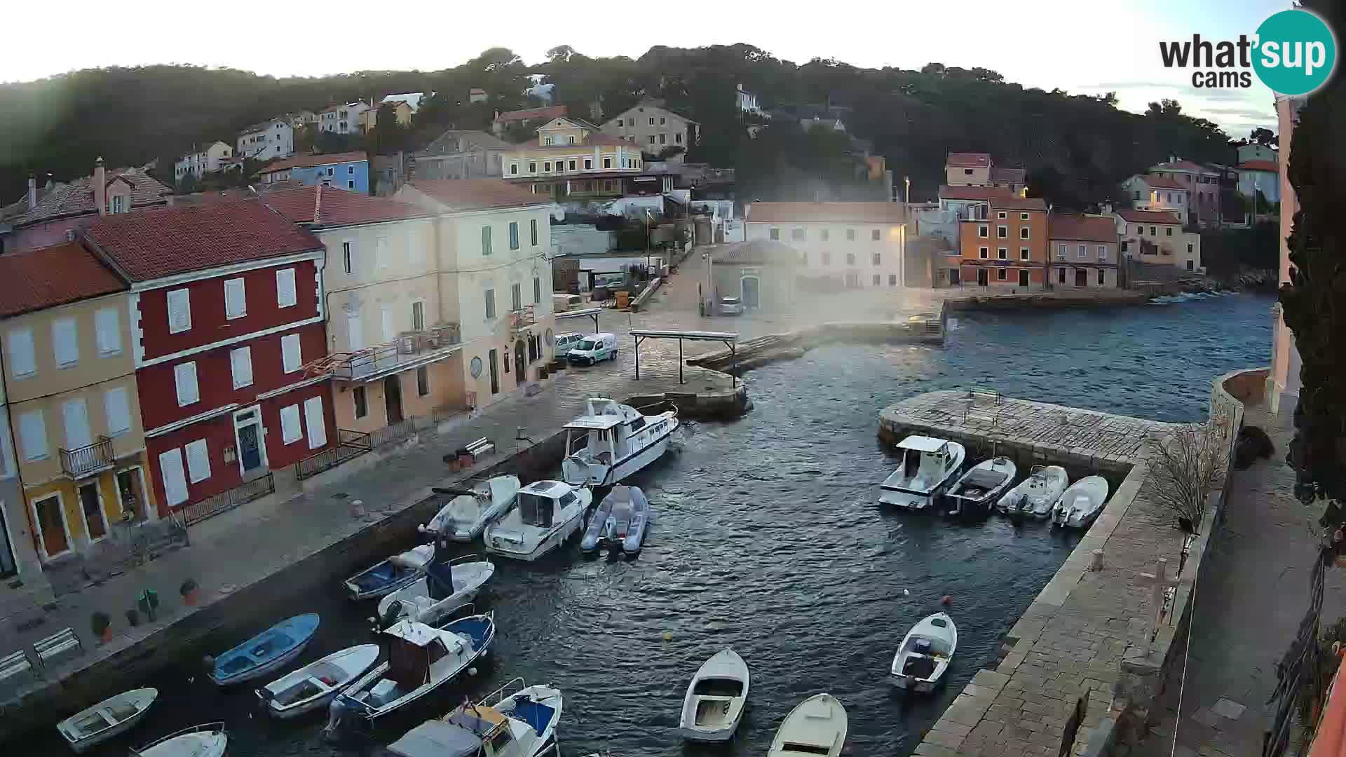 Veli Lošninj webcam – main square