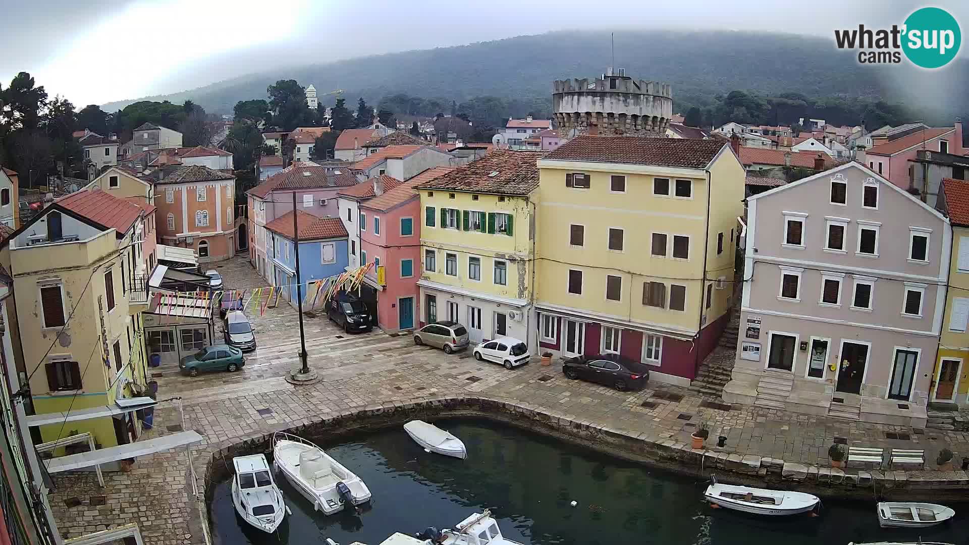 Veli Lošninj webcam – main square