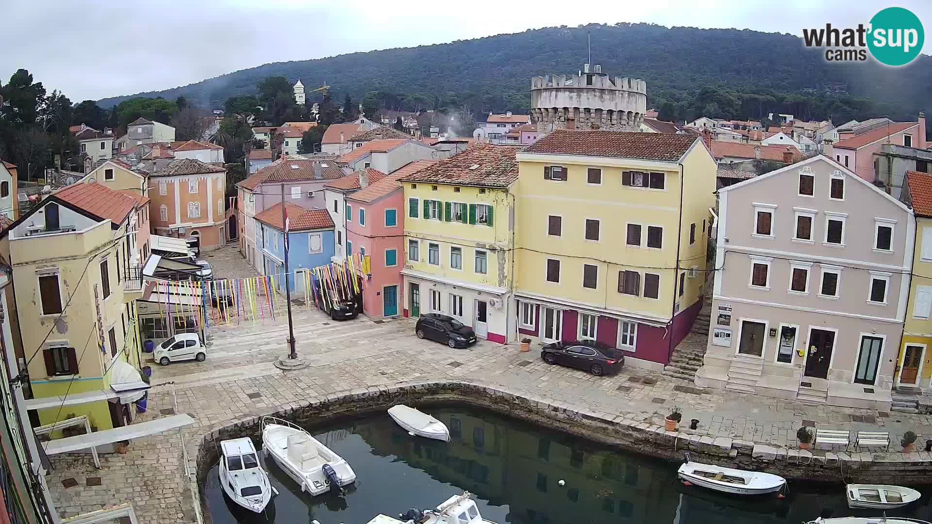 Veli Lošninj webcam – main square