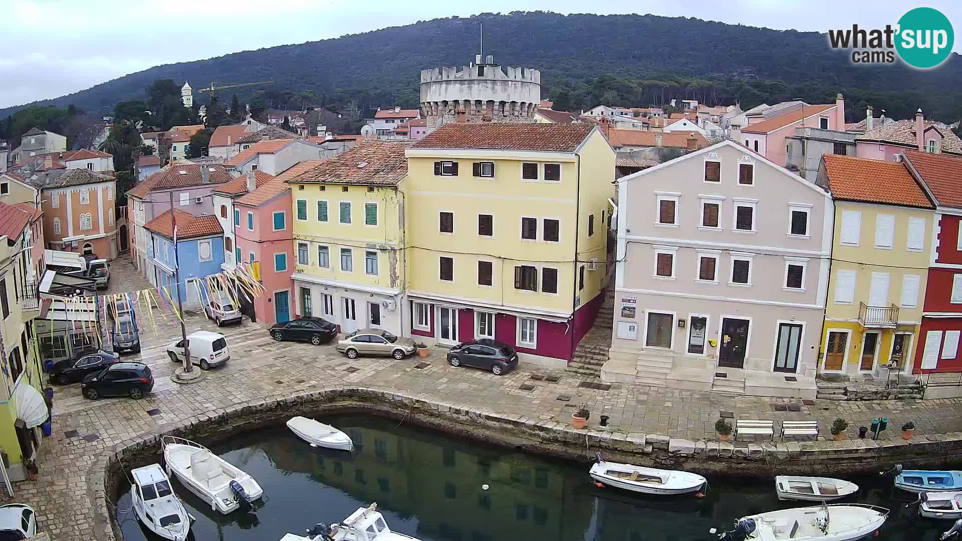 Veli Lošninj webcam – main square