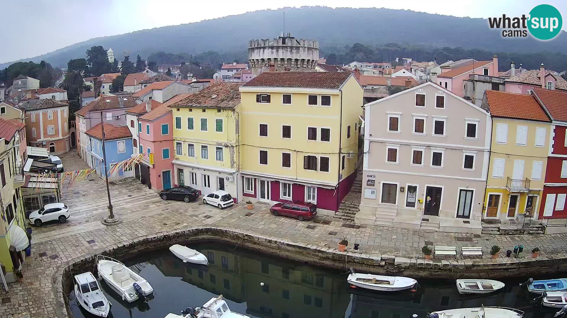 Veli Lošninj webcam – main square