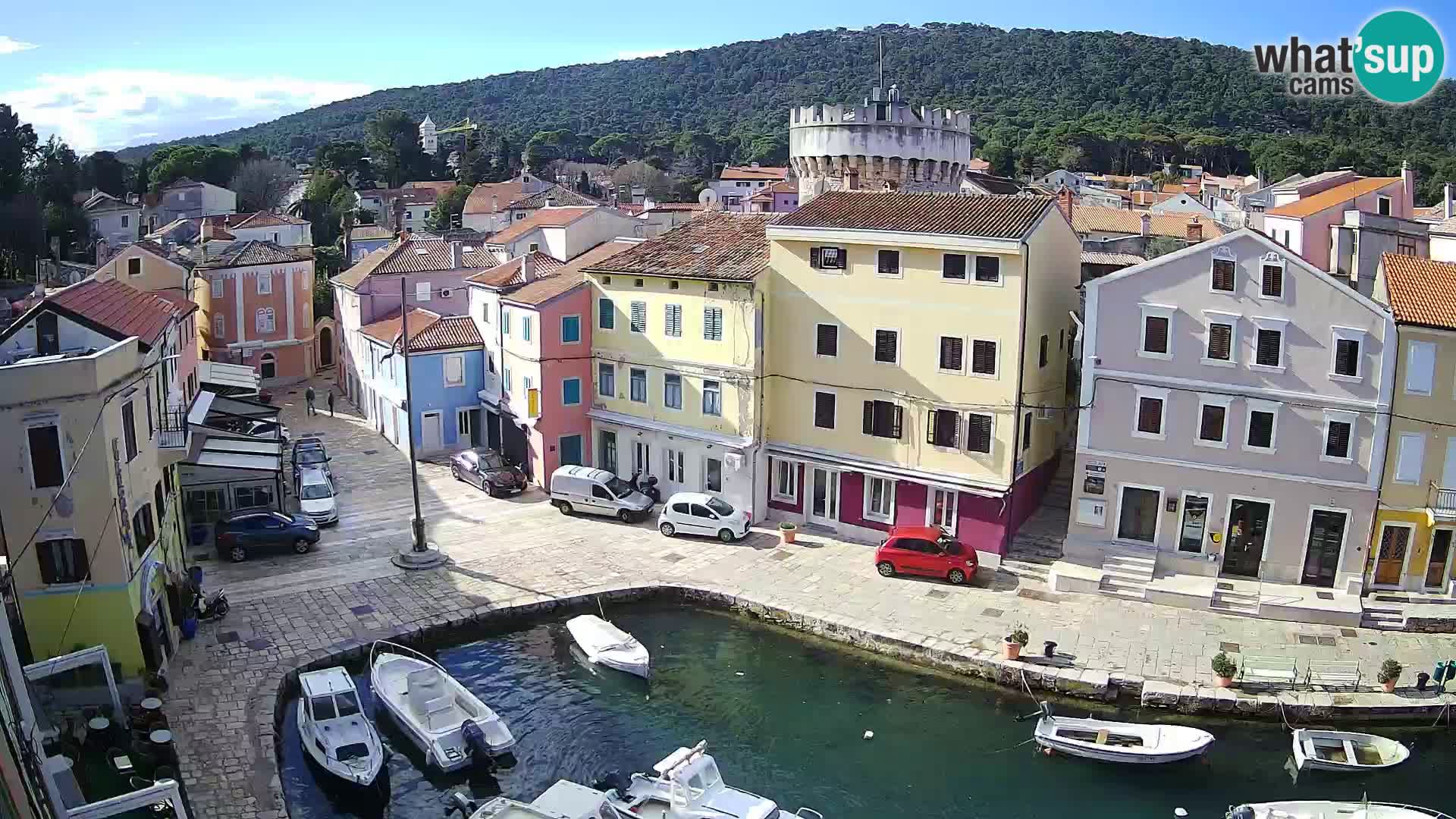 Veli Lošninj webcam – main square