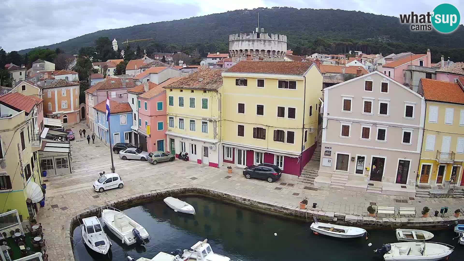 Veli Lošninj webcam – main square