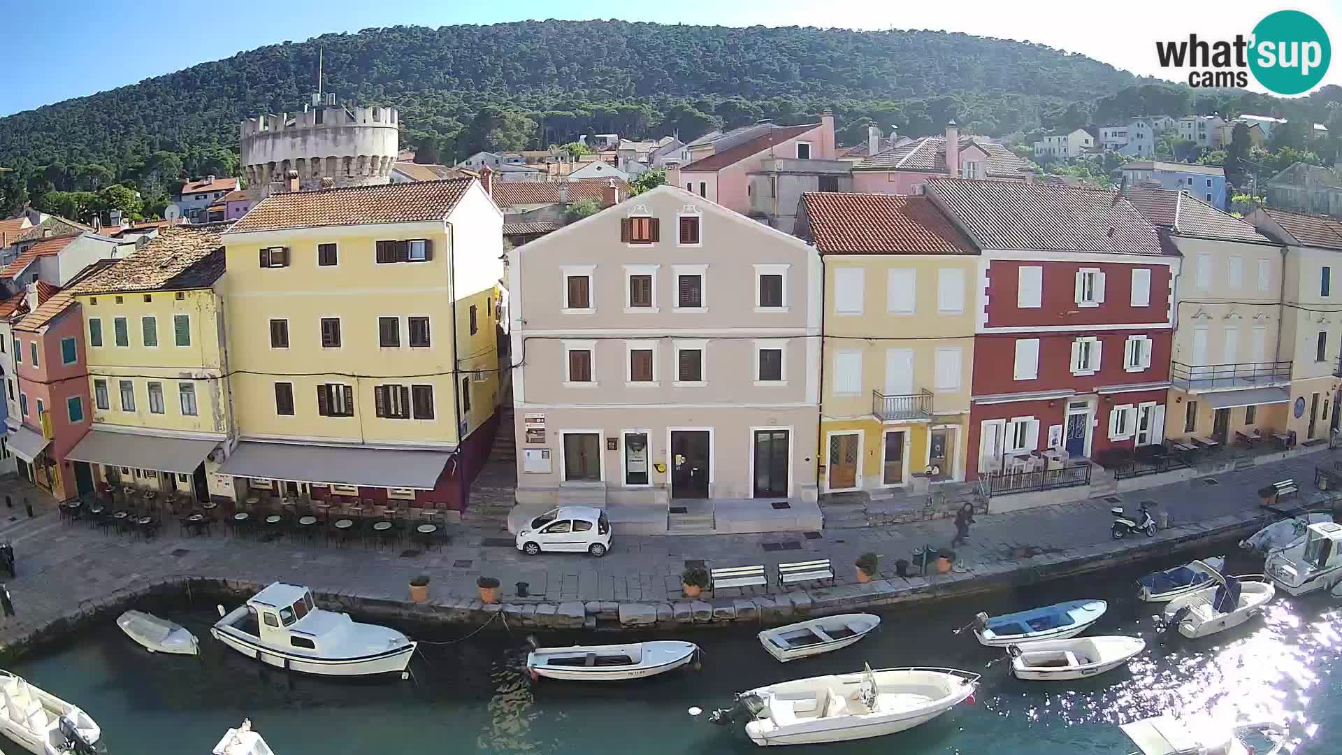 Veli Lošninj webcam – main square