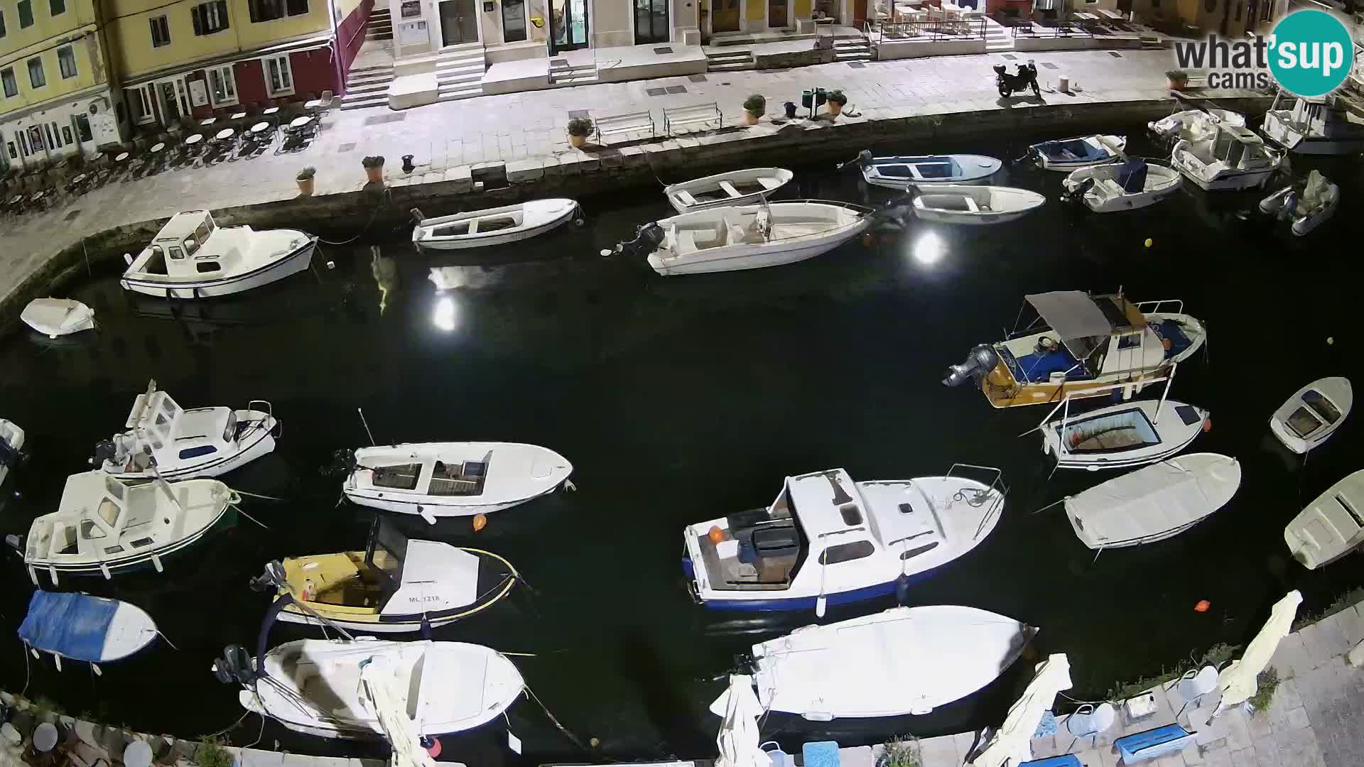 Veli Lošninj webcam – main square