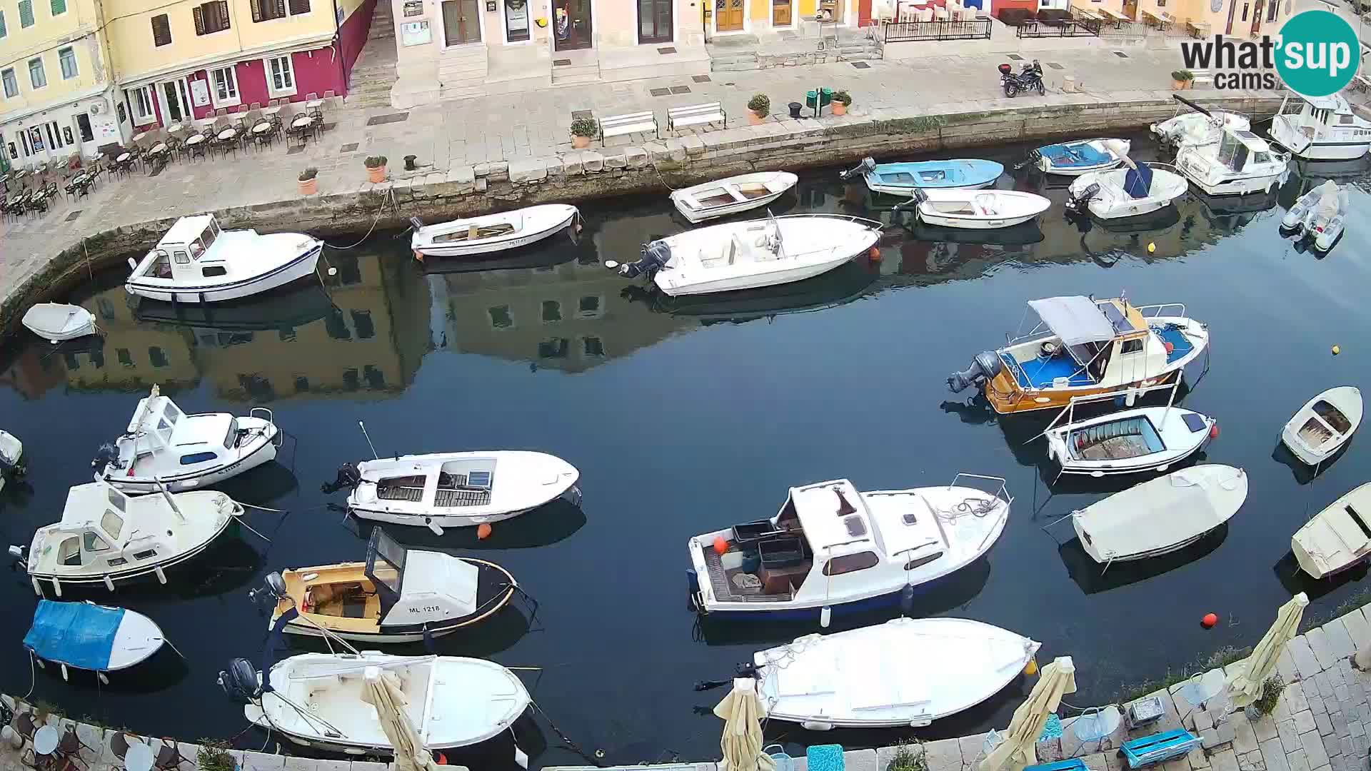 Veli Lošninj webcam – main square