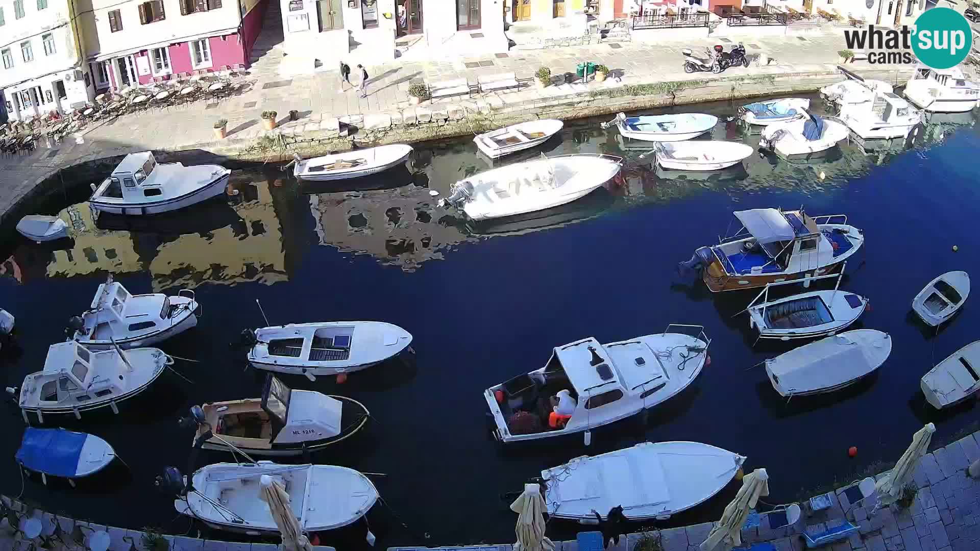 Veli Lošninj webcam – main square