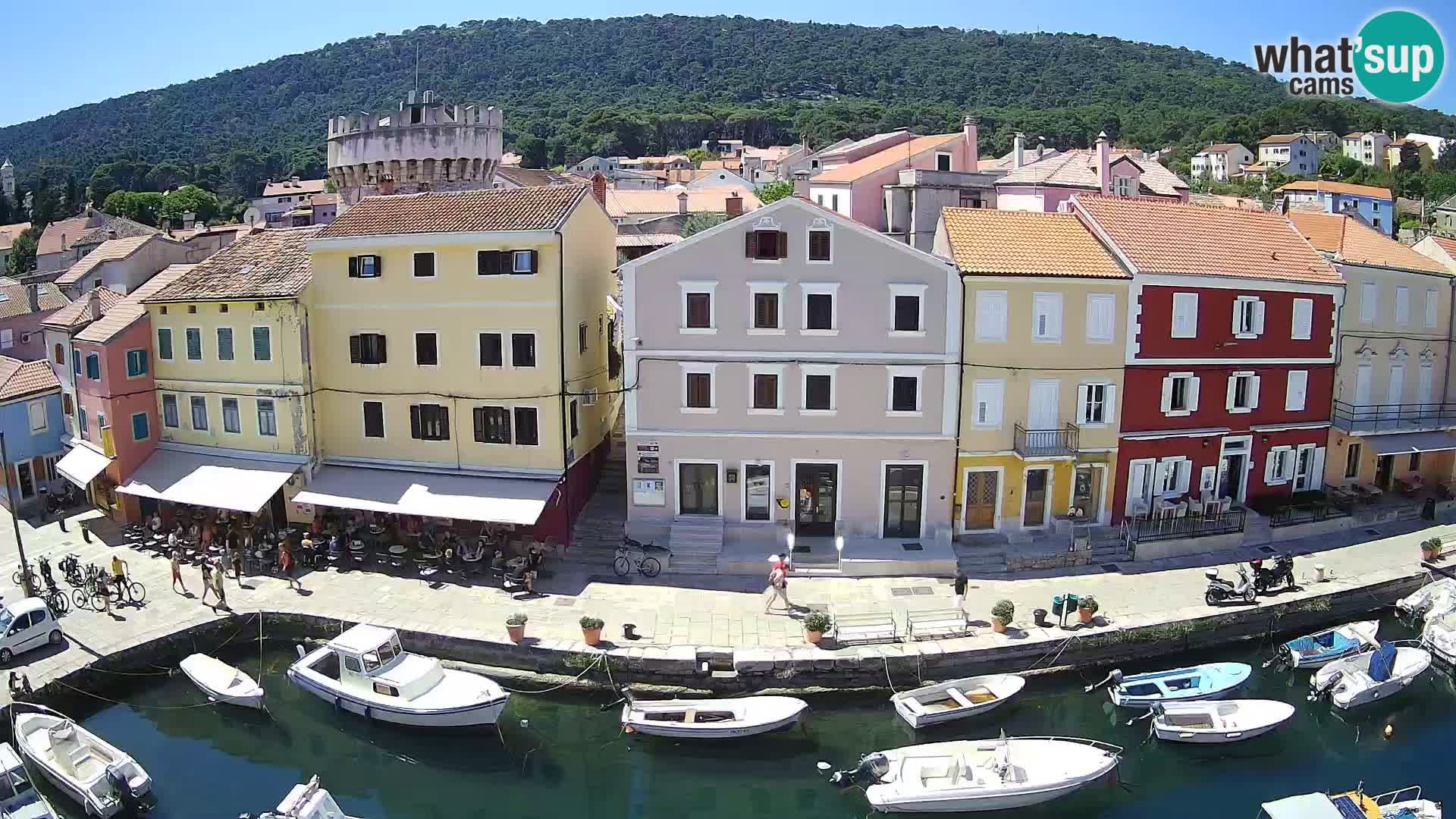 Veli Lošninj webcam – main square
