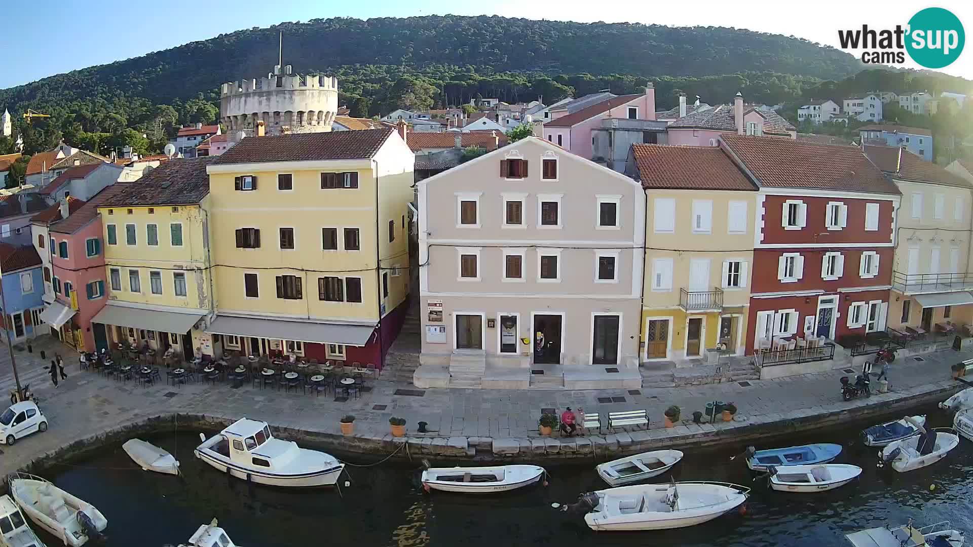 Veli Lošninj webcam – main square