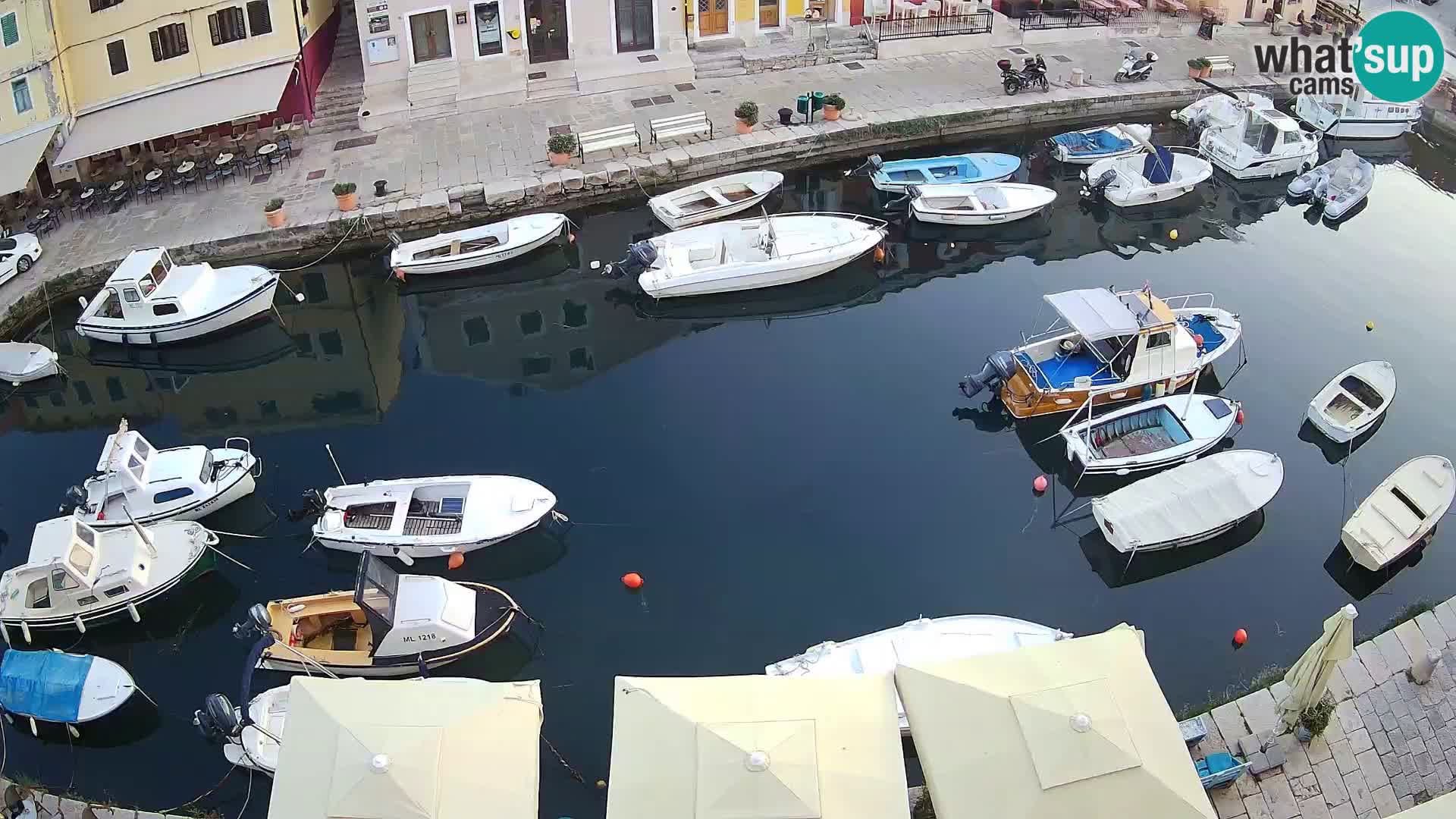 Veli Lošninj webcam – main square