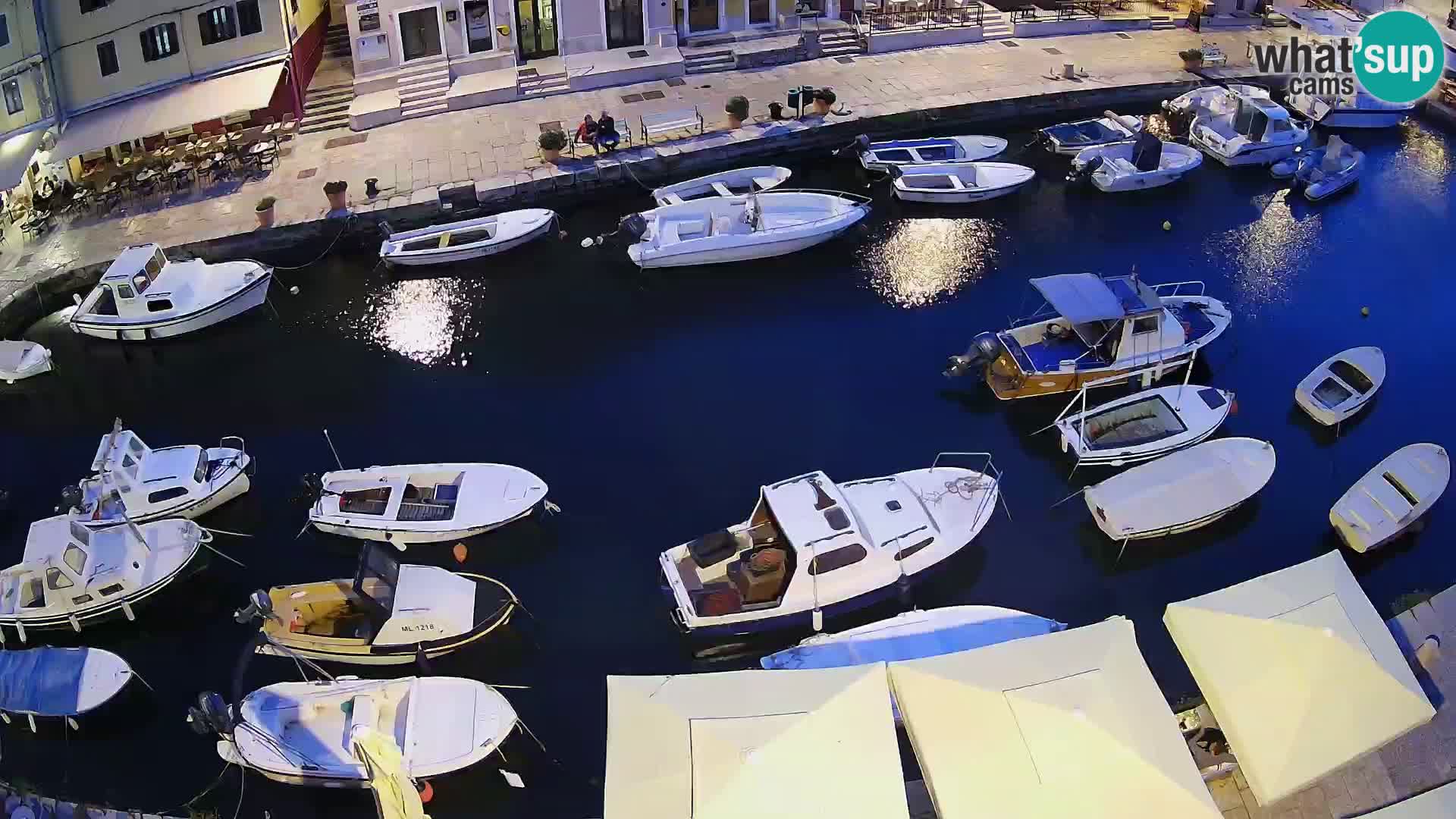 Veli Lošinj spletna kamera – trg
