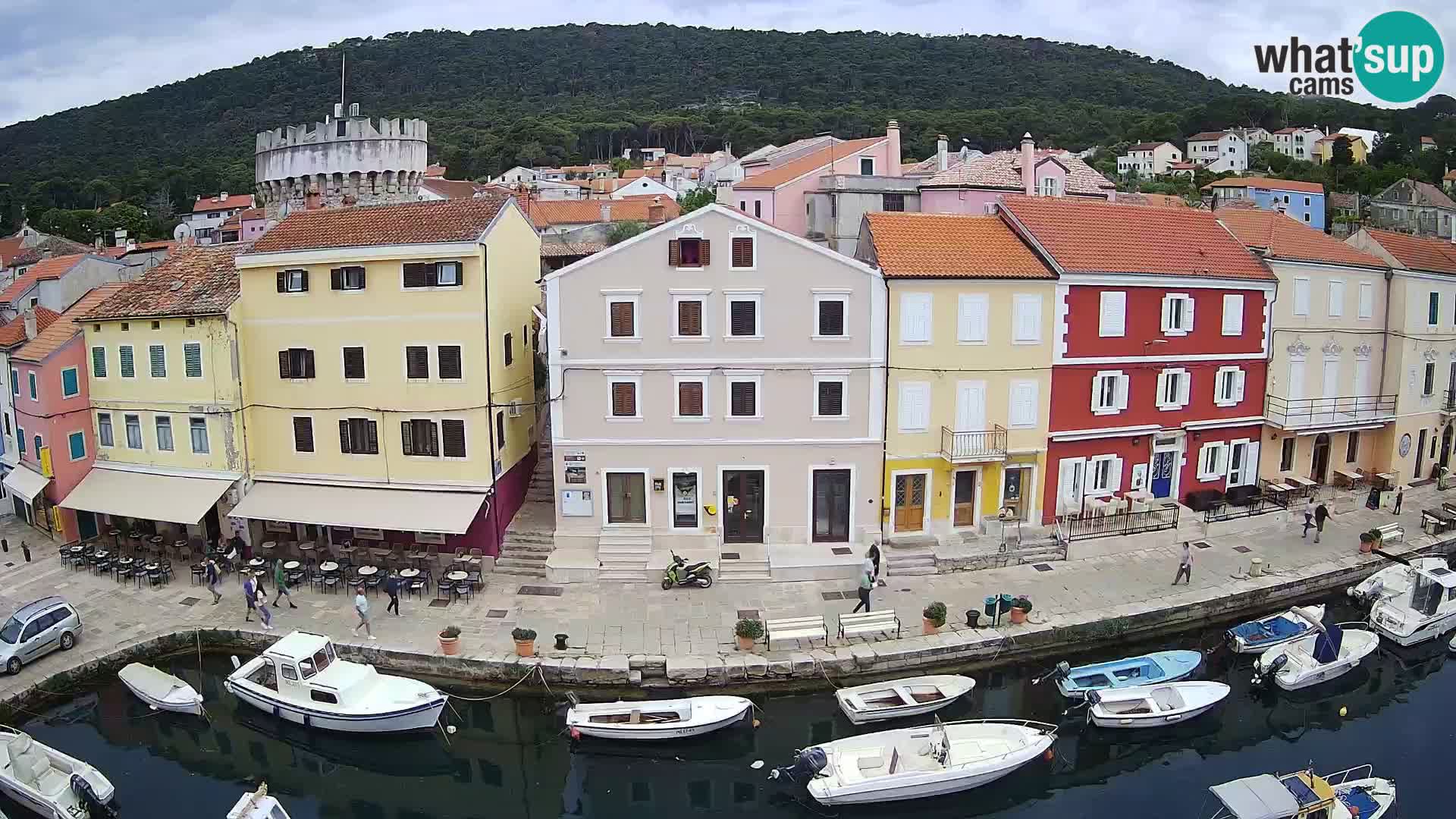 Veli Lošninj webcam – main square