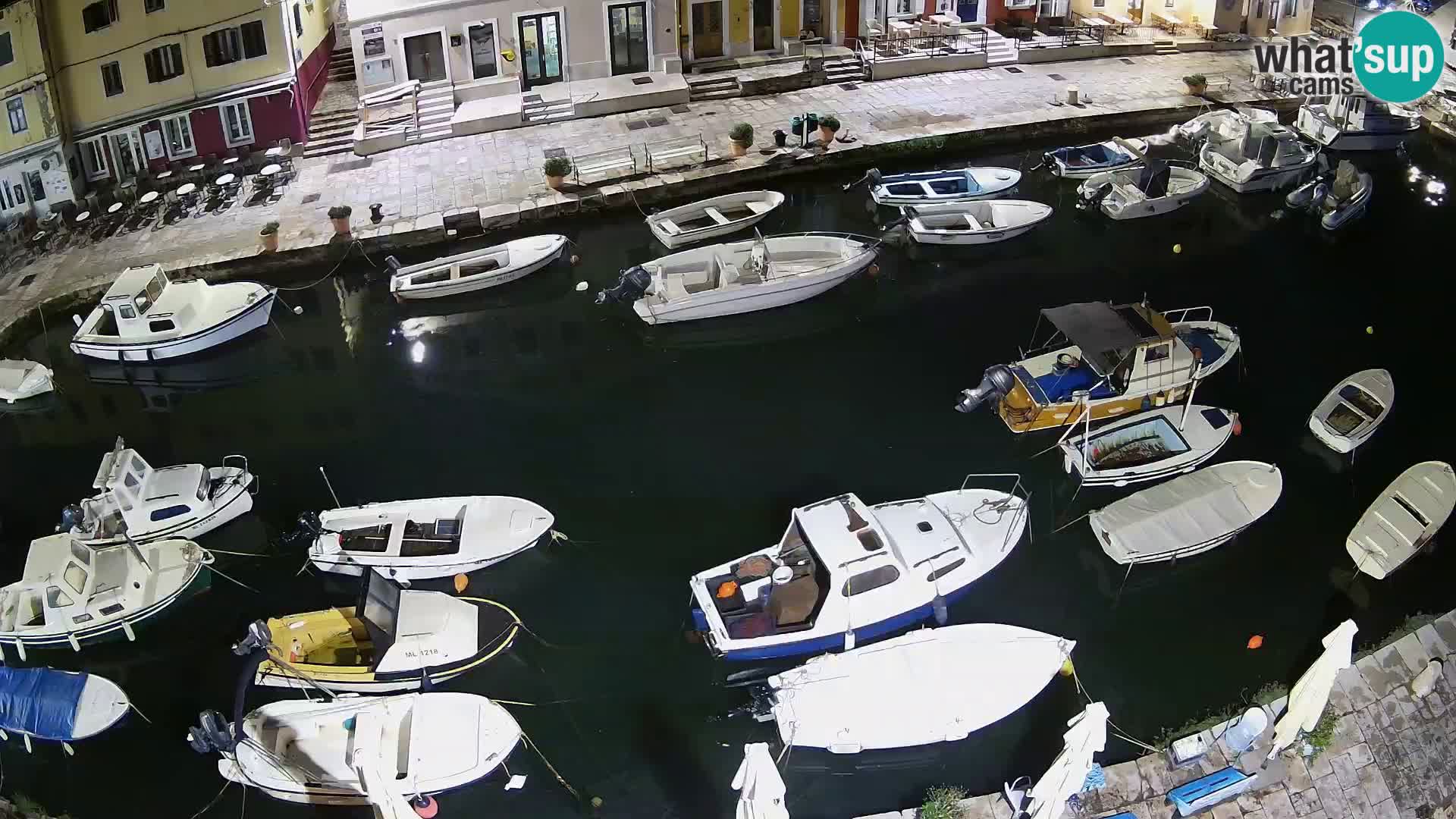 Veli Lošninj webcam – main square