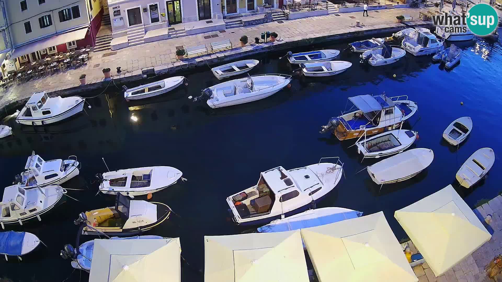 Veli Lošninj webcam – main square