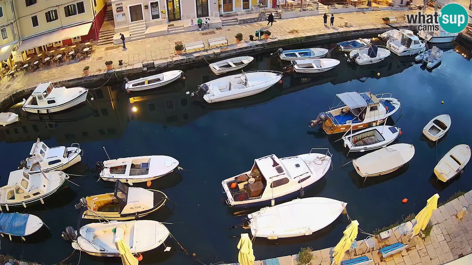 Veli Lošninj webcam – main square